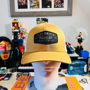 Columbia Hat Men Khaki White Mesh Flex Fit L / XLFitted Cap Hiking Outdoor Range